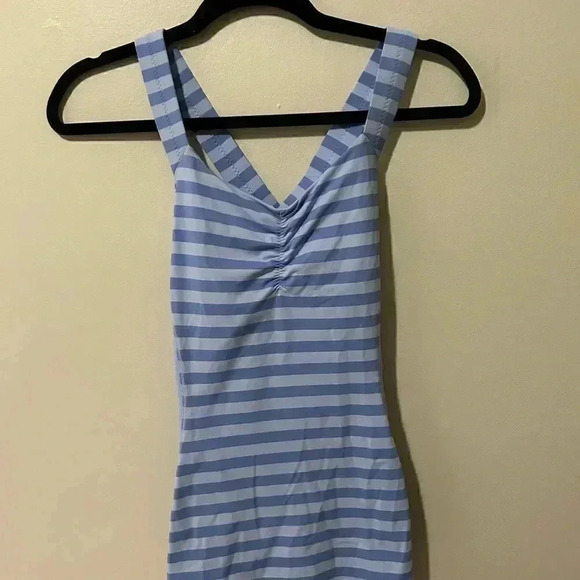 Lululemon Core Kicker Tank 4 - Picture 3 of 7